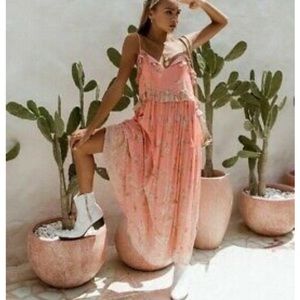 ⭐️Spell Hendrix Strappy maxi⭐️